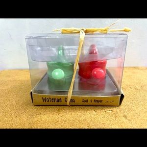 salt and pepper set with free vegetables cutter